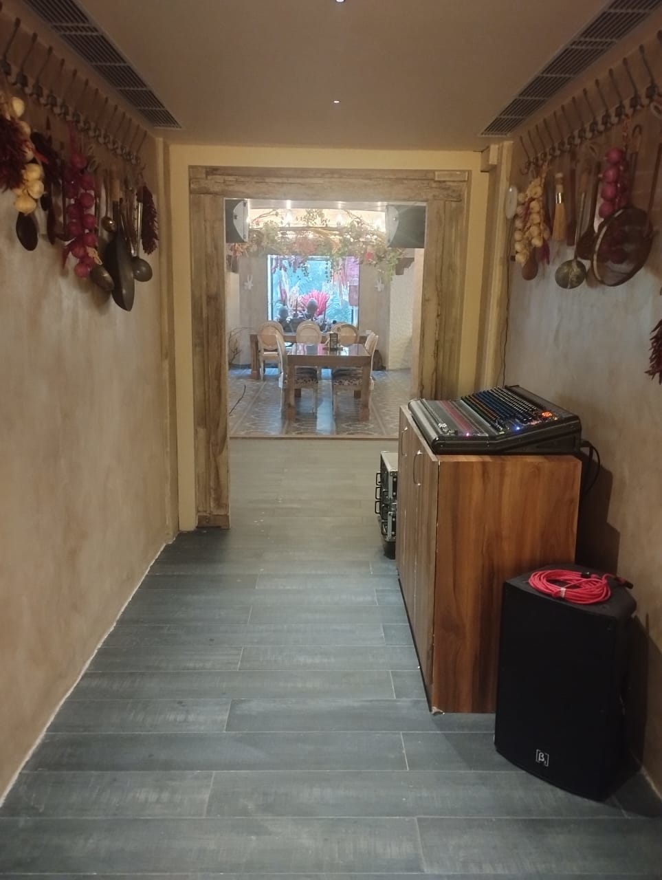 Aangan Restro Bar 8